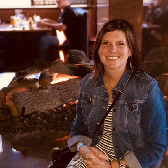 Meet your Posher, Beth - Picture 1 of 1